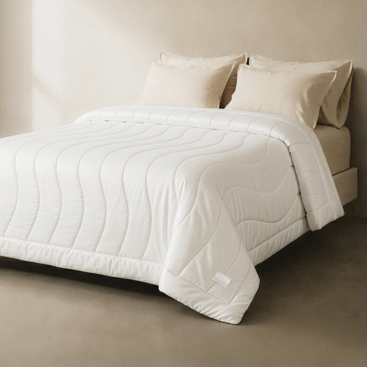 Breeze Comforter full bed image in white